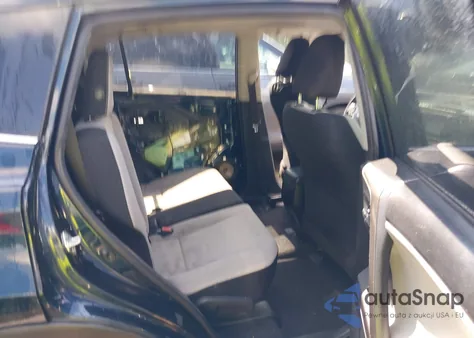 2018 Toyota Rav4 Xle z USA, uszkodzony, nr VIN JTMRFREV8JD235352